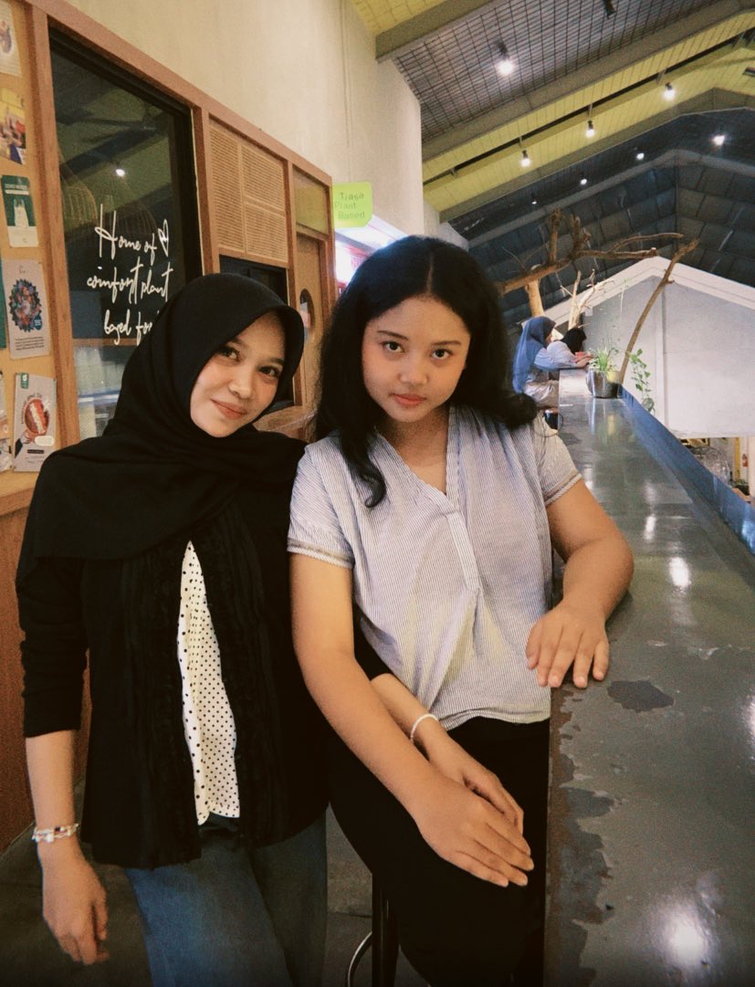 tris777ezza's tweet image. ngintil orang pacaran who0ps