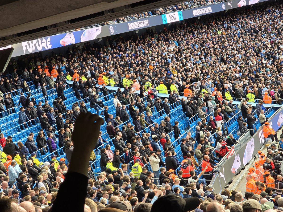 Absolute embarrassment.

#ManchesterDerby