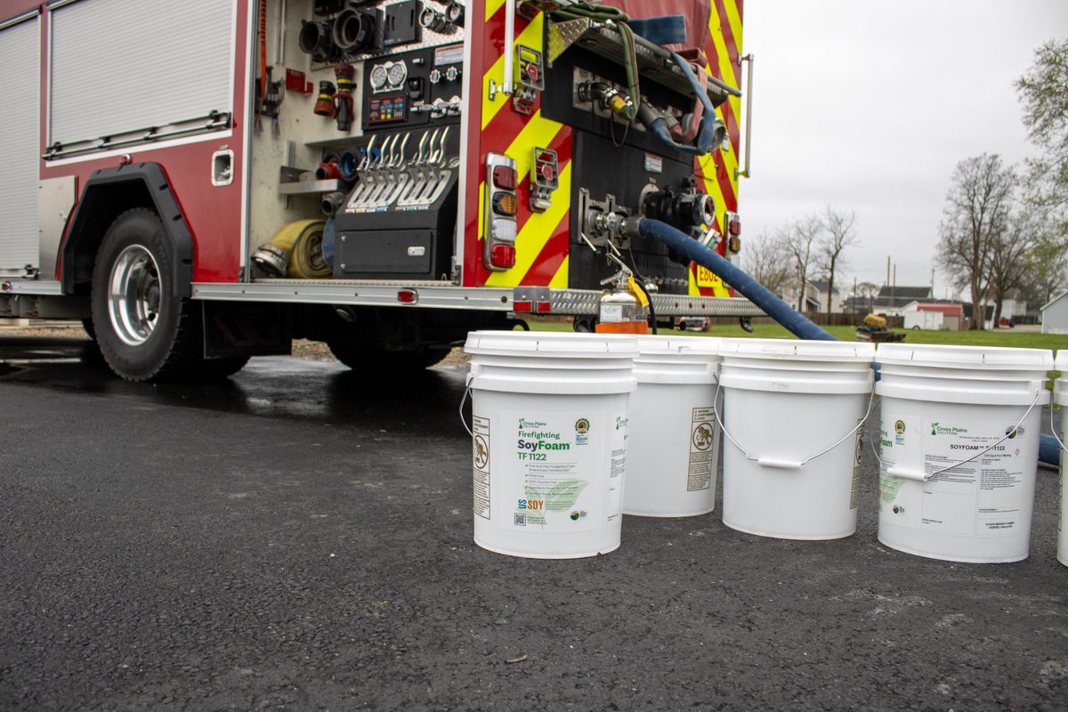 OhioStateFSR's tweet photo. At #FSR25, the @ohiosoycouncil and soybean checkoff will debut SoyFoamβ’, a new soy flour-based firefighting foam that is completely free of PFAS.
This innovative product is safer for our first responders and provides a new market for Ohio's 25,000 soybean farmers. https://t.co/ifXYH9XEP9
