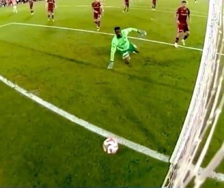 Golden önce Skriniar'ın çenesine NET dirsek var ! İptal doğru

Okay net KIRMIZI ! Tartışmaya açık değil

Ve Fenerbahçe'nin NET golü verilmedi !

Hakemi alkışlayan Onuachu 2. Sarıdan kırmızıyı GÖRMEDİ !

Ama algı ile ülkeyi yıkıyorlar yazık yazık !

Ts'nin hakkı nerede yenilmiş