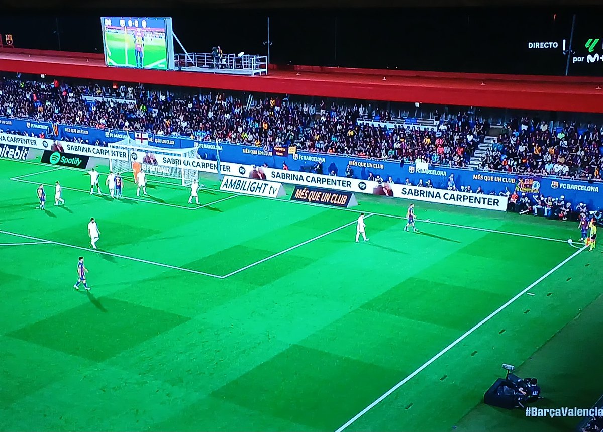 Esta es la imagen de un Barça-Valencia jugándose en un campo para 5000 personas. Sin llenar.
Lo que en tiempos pasados fue un espectáculo mundial, hoy en día es un partido de 1ªREF.
Enhorabuena <a href="/Tebasjavier/">Javier Tebas Medrano</a> contempla tu obra.