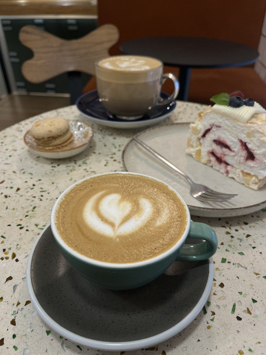 сьогодні гуляла одночасно за день народження Джісончіка і Фелікса