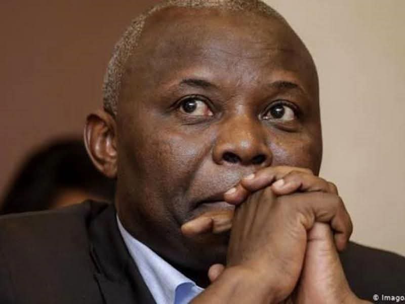 KimKimuntu's tweet image. #RDC Tout était programmé : réduire le budget de fonctionnement de l’Assemblée nationale, l’isoler, salir son image, préparer l’opinion. Et voici la pétition, tombée comme une hache sur sa réputation. Une pétition qui n’est pas un cri de justice, mais une arme. Une arme de…