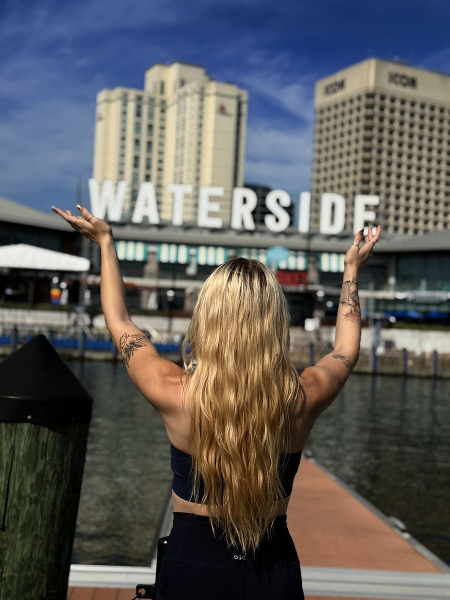 thatsexyecho's tweet photo. Went exploring near the Water Side… 💞

#virginiabeach #beachbabe #goldenhourvibes #explorenorfolk #travelphotography #urbanseascape https://t.co/wA9kCbgcTO