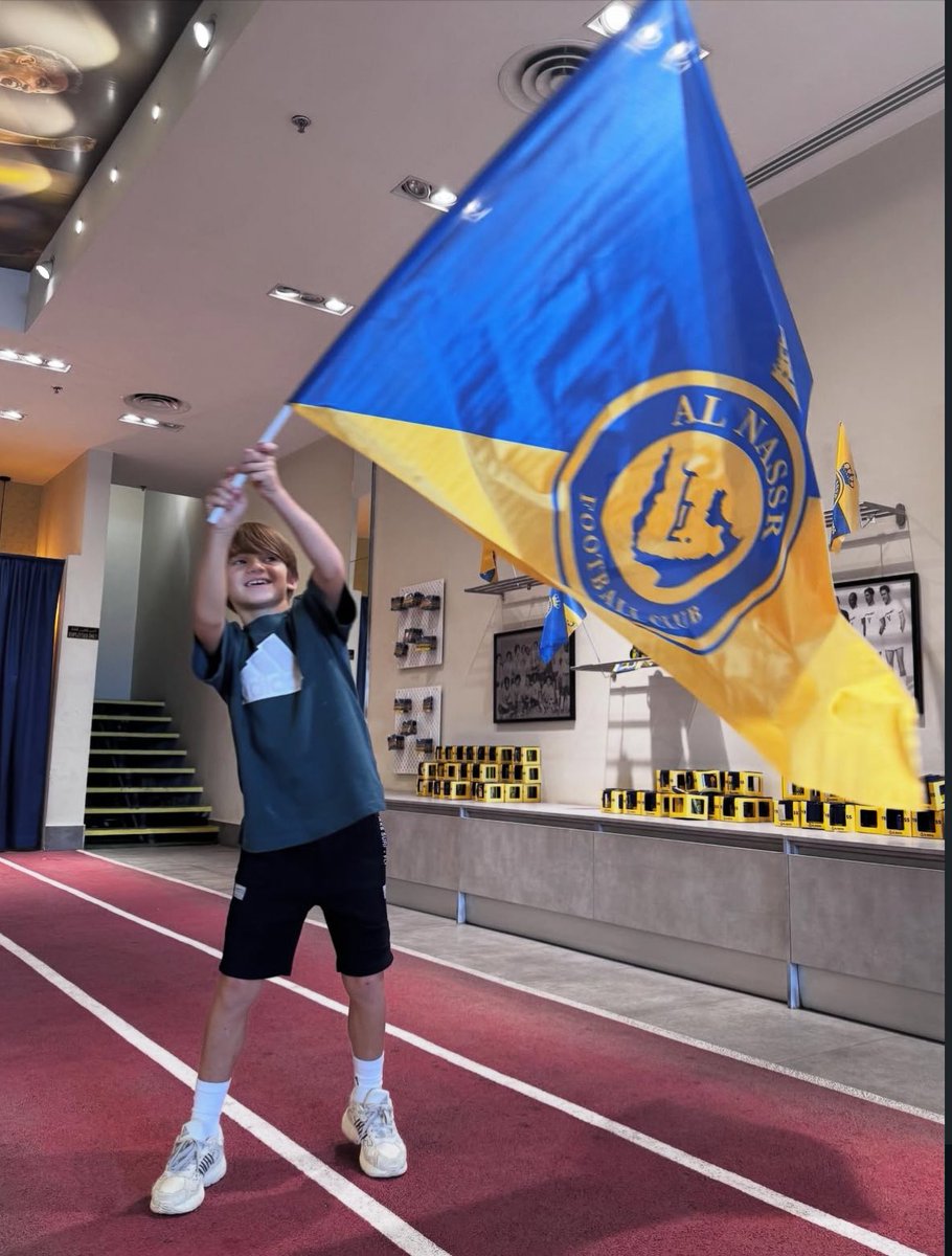 Obrigado Théo🥹❤️por todo o carinho e amor que sempre demonstrou pelo nosso Al Nassr 💛💙 Você já faz parte da nossa história e vai deixar muitas saudades. Boa sorte nessa nova etapa, estaremos sempre torcendo por você! 🙏✨te amo
-
Família de Otávio, obrigado por todos os