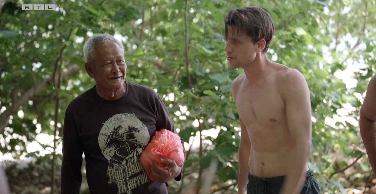 Van álle prijzen die je op #ExpeditieRobinson kunt krijgen, winnen de uitgehongerde kandidaten een visworkshop. Een wórkshop. Over een kat in de zak gesproken. Geef die mensen gewoon eten.