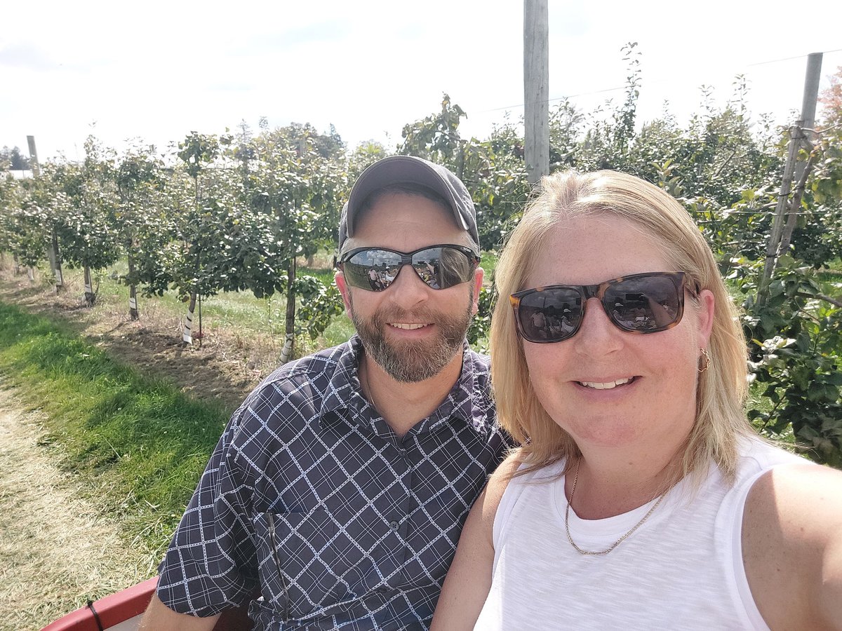 TamaraWheat's tweet photo. Great food, great music, great hard ciders and a wagon ride through the orchard. Head on over to @brantviewapples and experience the magic! https://t.co/zJ5SDclBU2