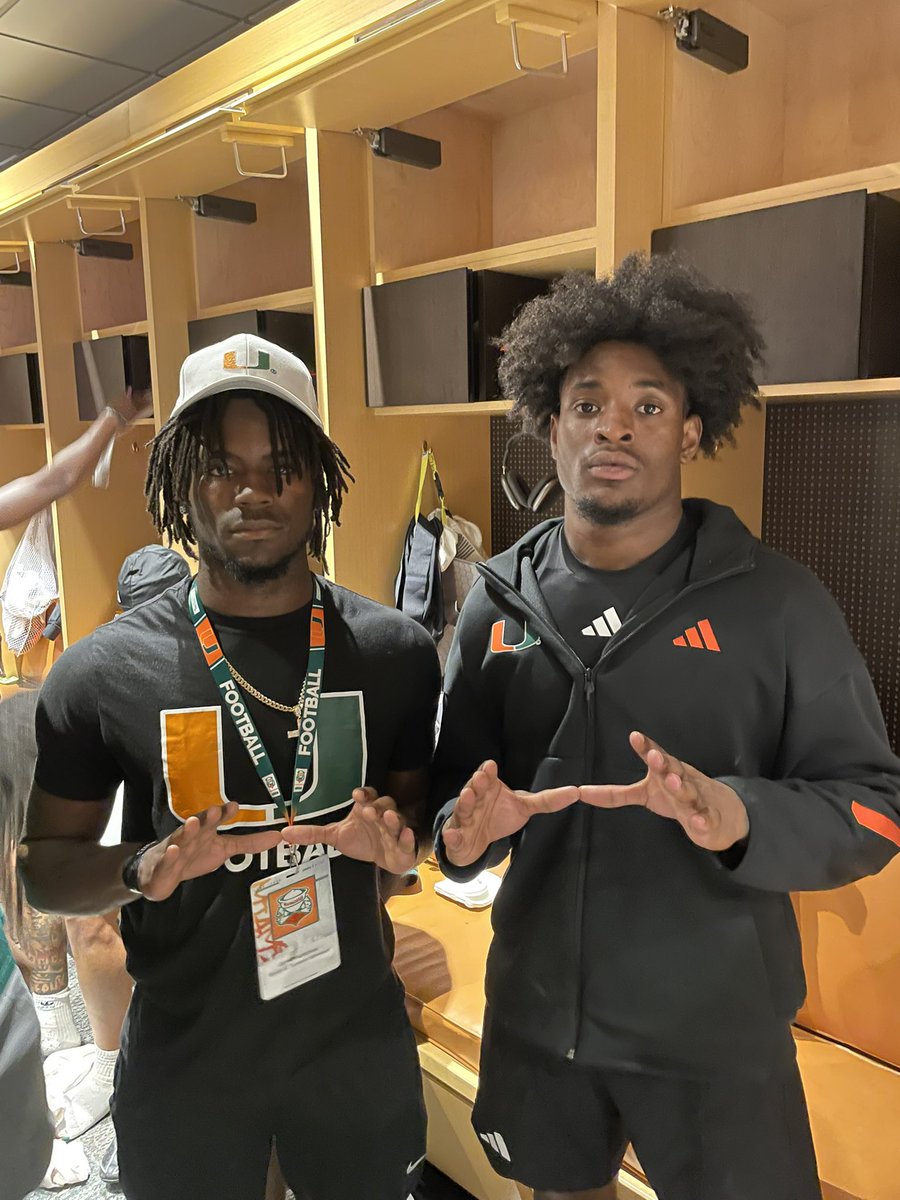 Jayhut25_'s tweet photo. Had a great time at the UNIVERSITY OF MIAMI last night. Go CANES
@julianayala15k @st1cktalk_tmo @6ixtimesss @TMO__Coach @Cedric20Tucker @ChuckCizMe @NEP_Proscia @EraPrep @DylanReiman @MALACHITONEY2 https://t.co/vHXcnadkhP