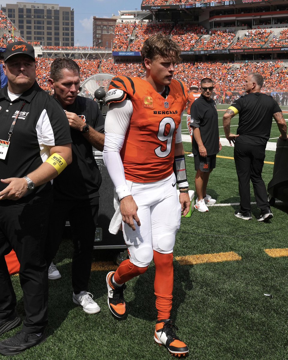 BleacherReport's tweet image. Joe Burrow (toe) has officially been RULED OUT of the Bengals game against the Jaguars

(via @Bengals)