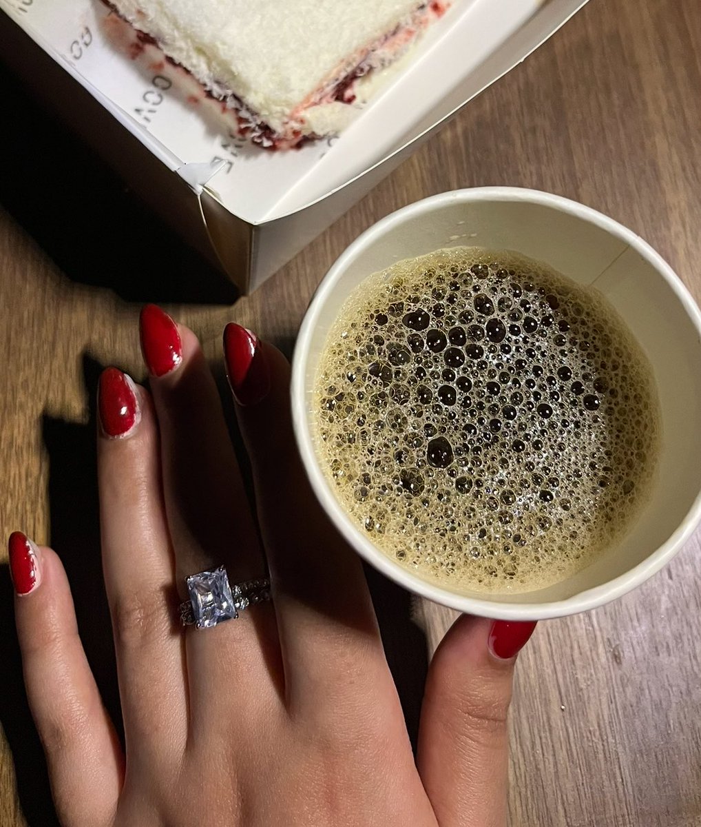 حلوه وأنيقه تاخذ قلبببَك
      وإنت رااااضي 
❣️