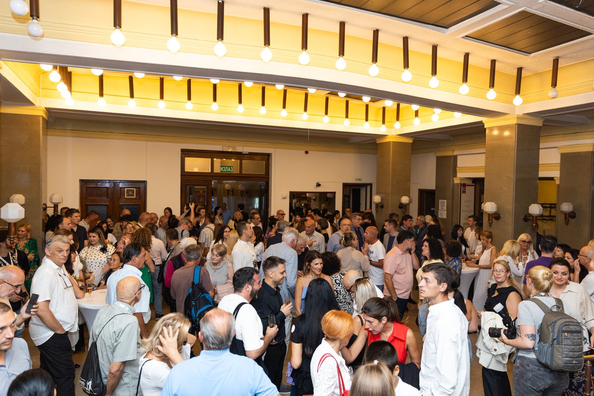 IlijaMKolarac's tweet image. ✨Treće Bijenale fantastike otvoreno je 13. 9. u Foajeu #kolarac✨
‼️ Prva stručna vođenja su 15. i 16. 9. u 18.15 kada će publiku kroz izložbu voditi prof. dr Oliver Tomić.
Bijenale je otvoreno svakog dana od 10 do 22 časa do 12. oktobra #galerijakolarac
📷Tamara Stojanović