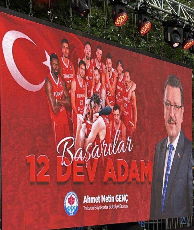 MuDeLi's tweet photo. 🔔 Trabzon Büyükşehir Belediye Başkanı’nın kendi şehir takımını tutması ve hakkını savunması kadar normal bir durum yoktur. Her kim olursa olsun konuyu farklı yerlere çekip tehdit edici açıklamalar yapmaz. Trabzon şehri için Trabzonspor bir değerdir. Ahmet Metin GENÇ i yedirmeyiz https://t.co/jOixeT0oKi