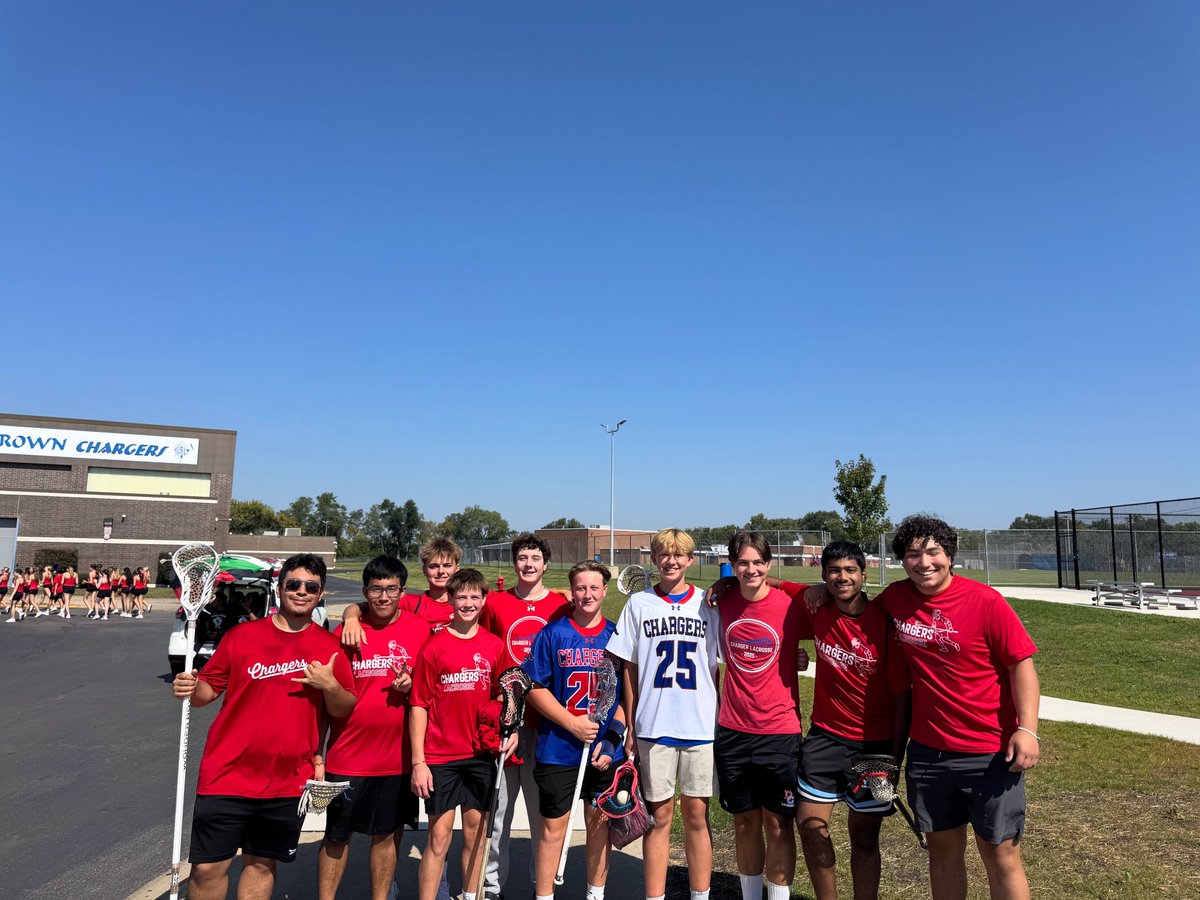 Special thanks to these dudes for walking in the Homecoming Parade this morning! Way to represent!

Remember - Open Gyms are up and running on Wednesdays. Reach out to Coach Thompson with any questions.