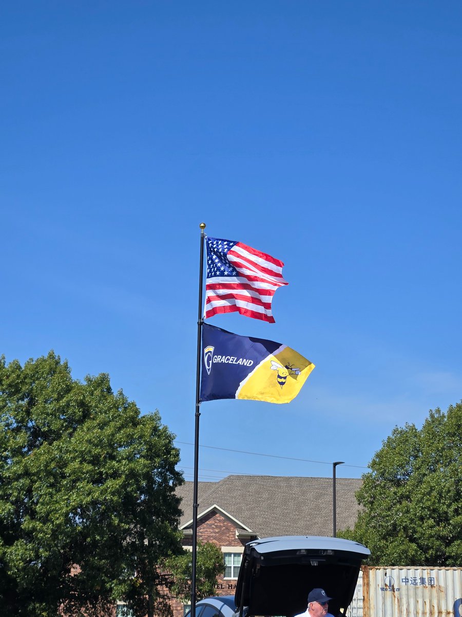 Quick trip to Atchison this weekend to watch <a href="/GracelandFB/">Graceland Football</a> take on the Ravens. Good company, good football, and great wings from Muellers! Day by day <a href="/TjShanks15/">TJ Shanks</a>.