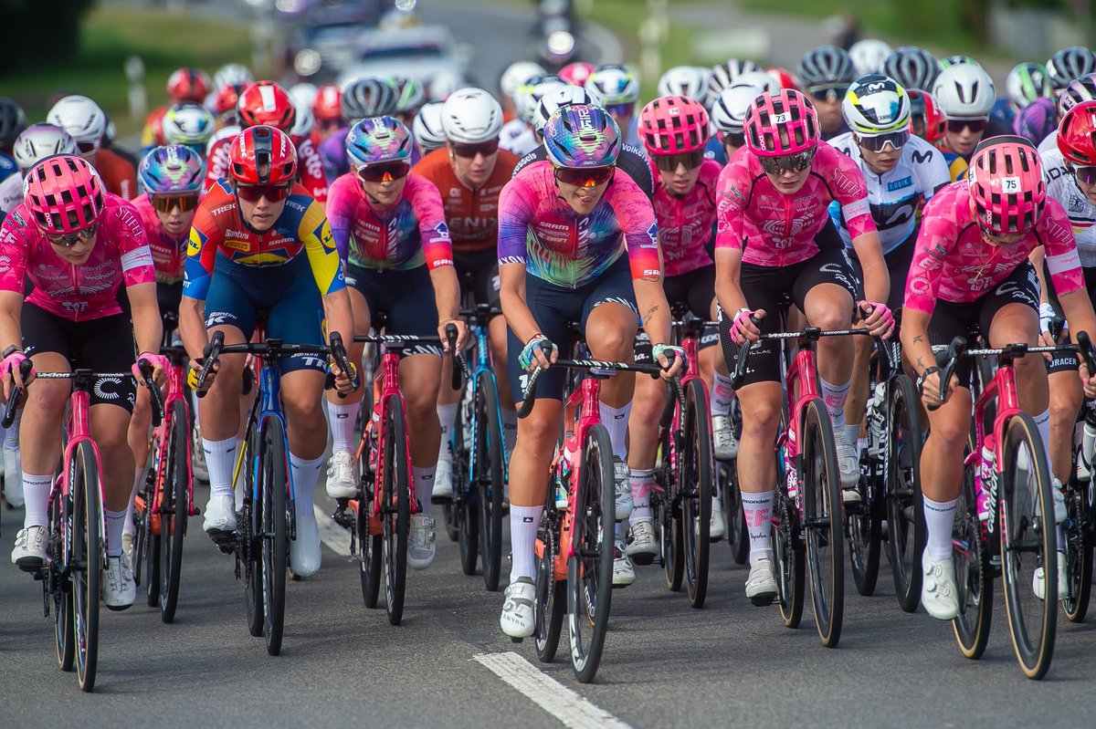 WMNcycling's tweet image. “We wanted to have a hard, aggressive race. Personally, I wanted to feel good coming out of it and to know I’d travelled for a proper race, which did happen. Good racing – maybe the result could have been better, but c’est la vie.”
 – @KNiewiadoma , 5th at #GPStuttgart. 🤝🇩🇪