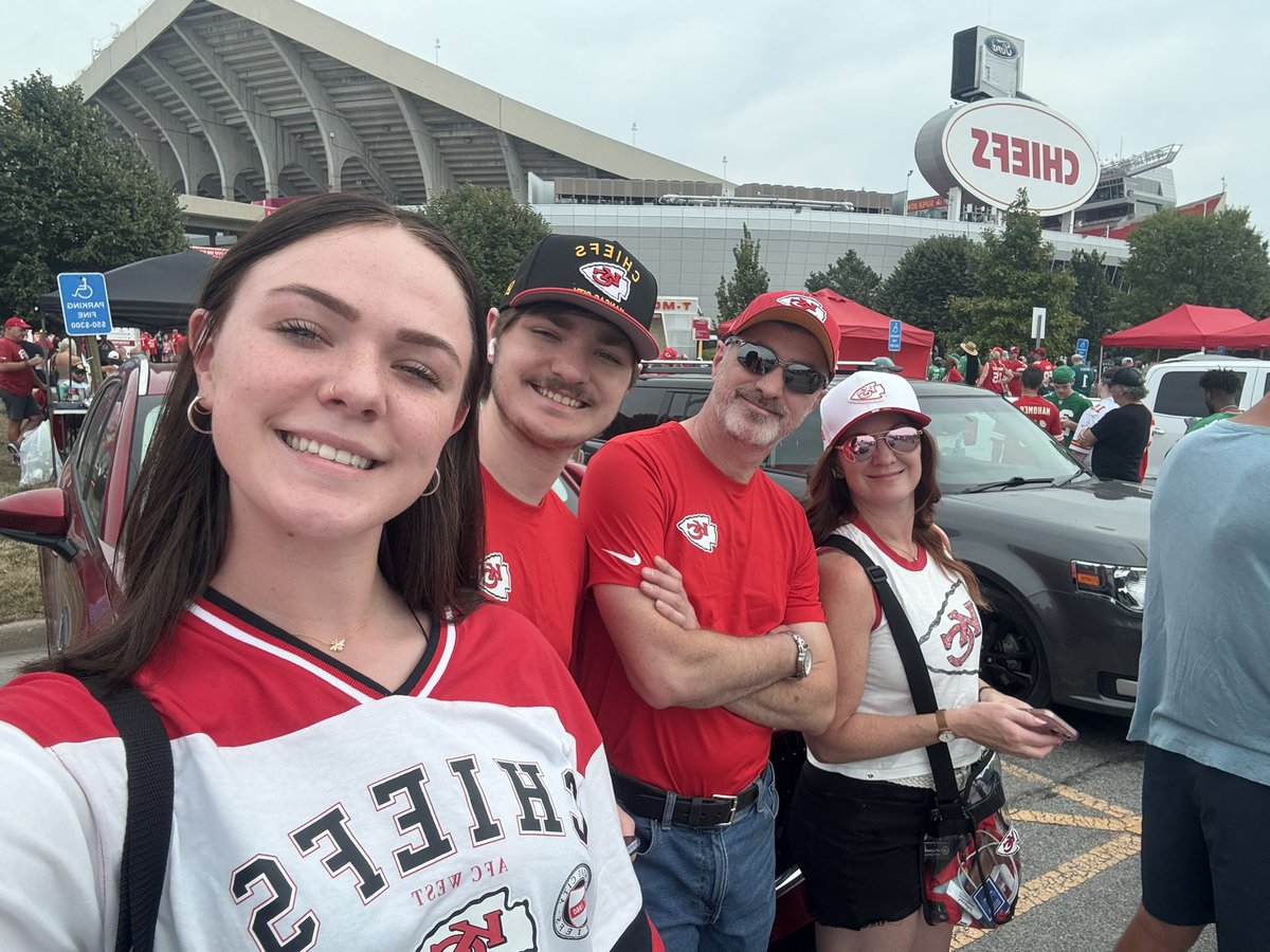 Bubba8900's tweet photo. Back after 3 years!
#ChiefsKingdom @Chiefs https://t.co/epXn6dBUWn