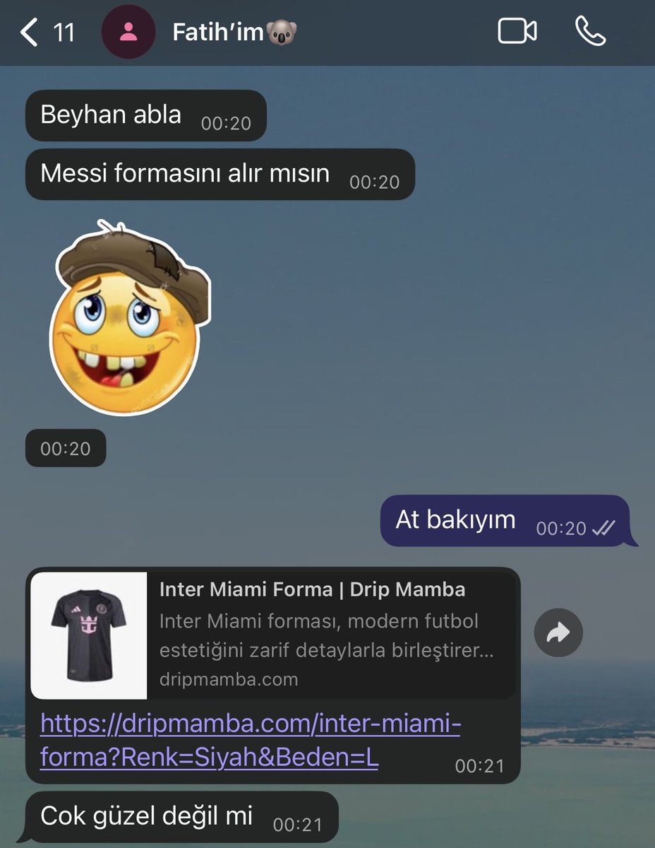 Beyhan_acaci's tweet photo. Fatih’in ölmeden önceki son isteği olan messi forması 🥺7 Eylül saat 00:20 da bana bu formayı alabilir misin demişti   kıyamayıp almıştım zaten böyle temiz bir çocuğa kim kıyabilir ki ama maalesef forması geldiğinde o çoktan aramızdan ayrılmıştı……
#fatihacaciicinadalet https://t.co/GPGbi4G4WR
