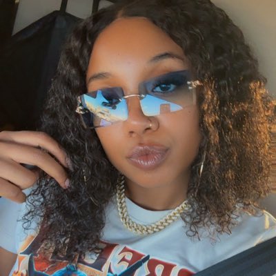 lanayy09's tweet photo. #NewProfilePic https://t.co/8cc3T5KK6c