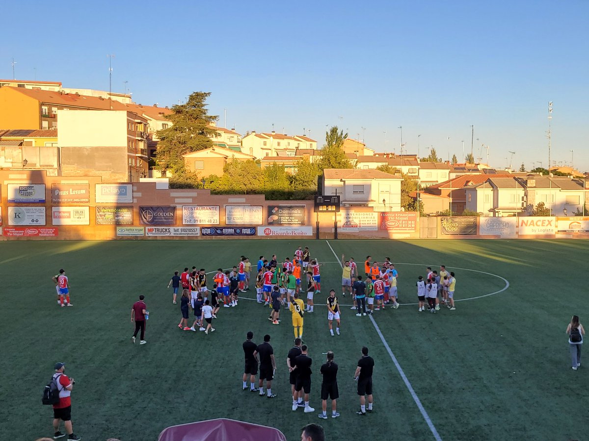 👀 Visto el <a href="/CDANavalcarnero/">CDA Navalcarnero</a> 🆚️ <a href="/RayoVallecano/">Rayo Vallecano</a> "B" #SegundaRFEF

Muy buena segunda parte del Navalcarnero, superior en todos los aspectos. 

Pobre versión del Rayo Vallecano, que apenas hizo daño en área rival. 

<a href="/GradaSiete7/">GradaSiete7</a>