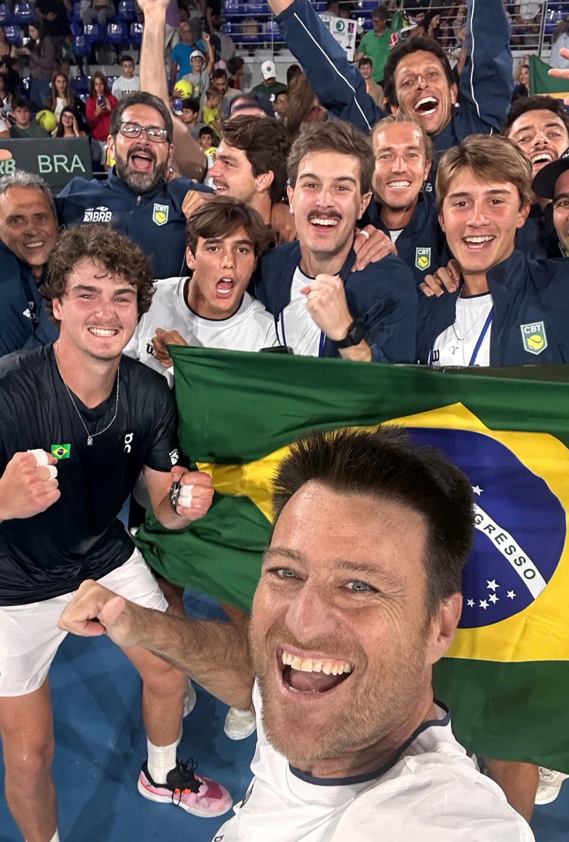 fonsecadailyy's tweet photo. 🎉 Time Brasil comemorando juntos!

cc: marcelomelo83 https://t.co/fON2wbaKA2