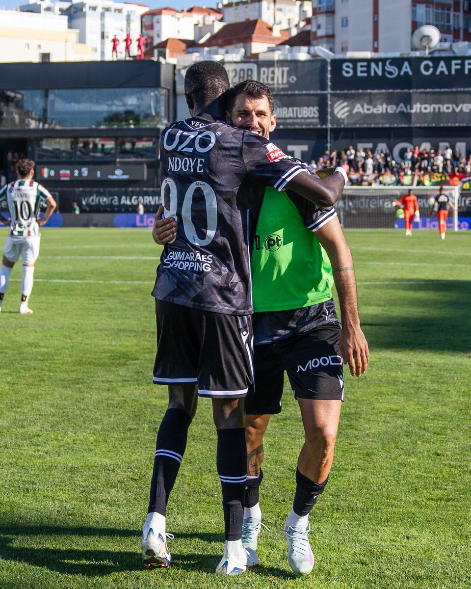 Pouco interessa quem marca, mas na fase em que estamos é sempre bom os dois 2 PL's a marcarem.

Um PL não vale só pelos golos, mas sem eles não é nada. 

Gostemos ou não do plantel são estas as opções que temos e é com eles que temos de ir à luta. 

Unidos.