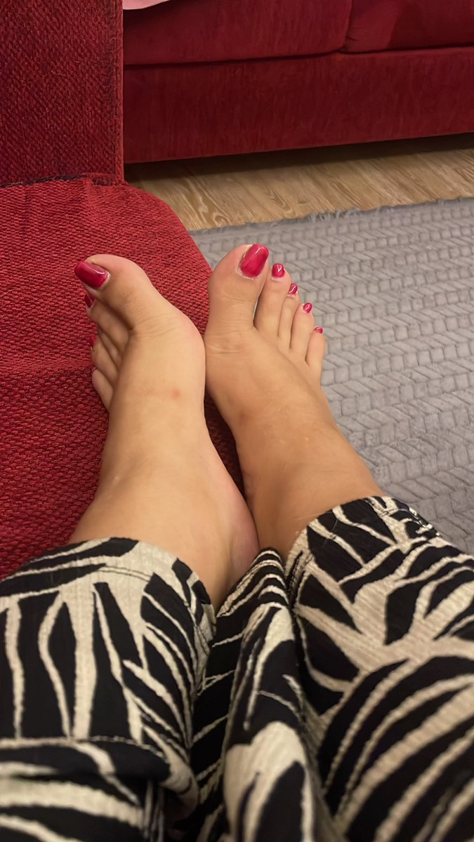 Parasını son kuruşuna kadar sömüreceğim orospu çocukları nerede? #finansalköle #ayakfetiş #sahibe