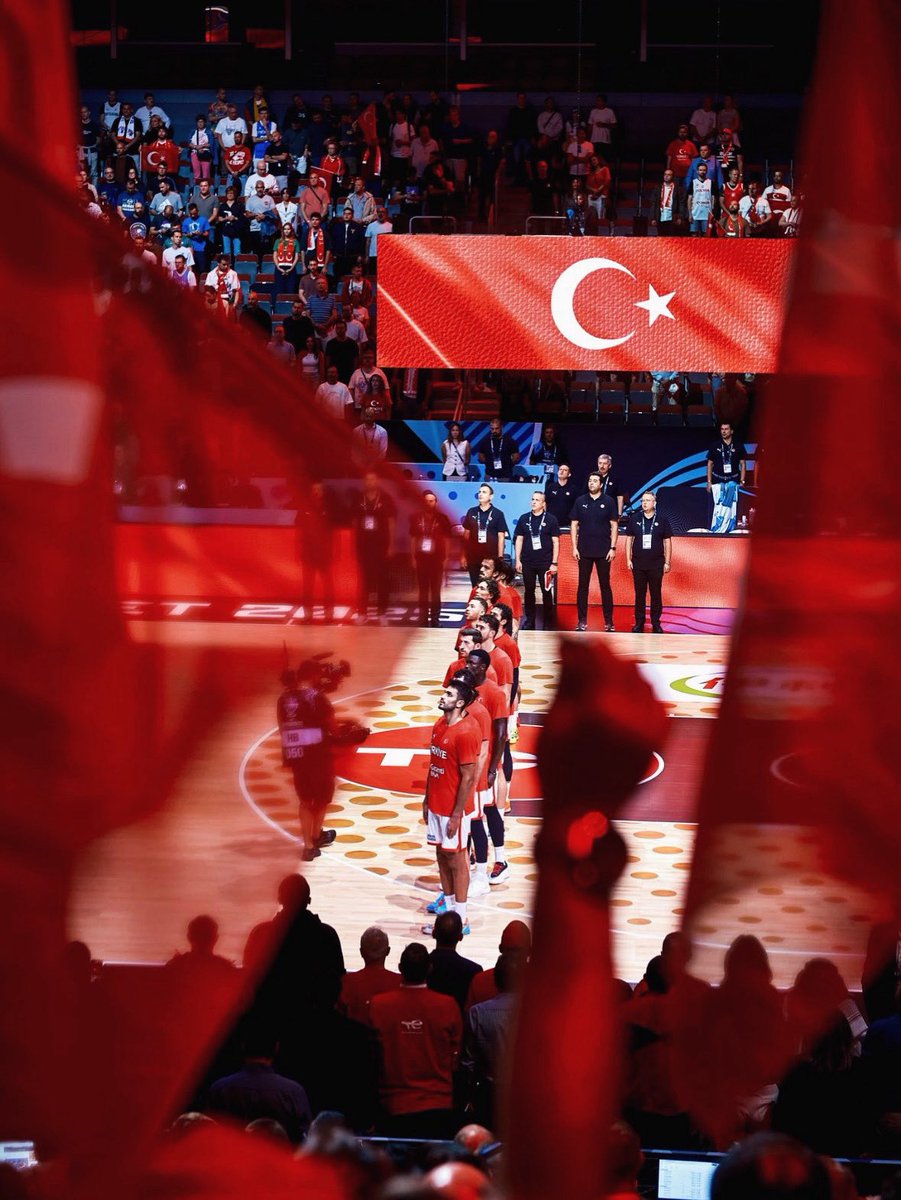_omerbudak_'s tweet photo. 🔥👏 YÜREKTEN TEŞEKKÜRLER #12DevAdam! 🇹🇷
Türkiye A Milli Basketbol Takımımız, Avrupa Şampiyonası finalinde Almanya’ya 88-83 ile mağlup olarak turnuvayı AVRUPA İKİNCİSİ olarak tamamladı. 🏀💪

Sahaya koyduğunuz yürek, verdiğiniz mücadele ve bizlere yaşattığınız gurur her şeyin üstünde! 🇹🇷❤️
Bu yolculuk, geleceğin şampiyonluklarının habercisi…

Teşekkürler #12DevAdam! 👏👏👏

#Türkiye #Basketbol #AvrupaŞampiyonası #12DevAdam #BirlikteDahaGüçlüyüz