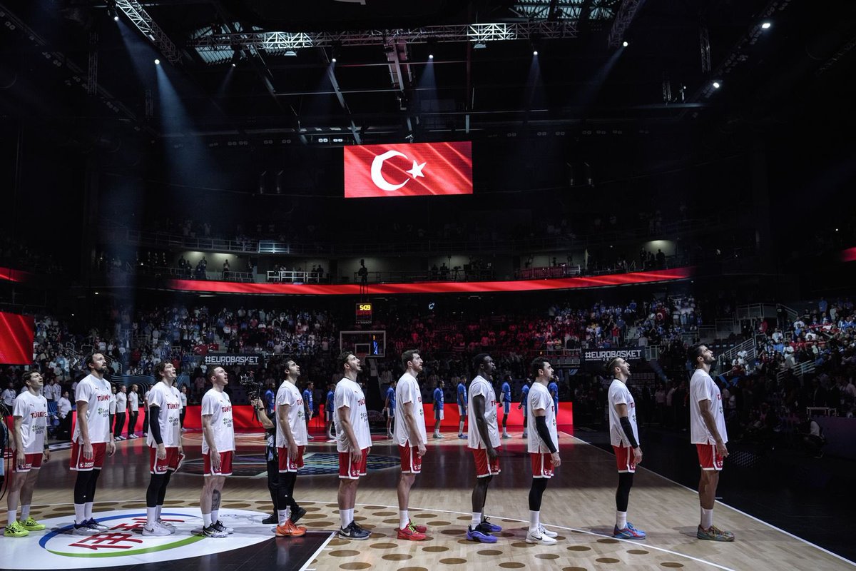 _omerbudak_'s tweet photo. 🔥👏 YÜREKTEN TEŞEKKÜRLER #12DevAdam! 🇹🇷
Türkiye A Milli Basketbol Takımımız, Avrupa Şampiyonası finalinde Almanya’ya 88-83 ile mağlup olarak turnuvayı AVRUPA İKİNCİSİ olarak tamamladı. 🏀💪

Sahaya koyduğunuz yürek, verdiğiniz mücadele ve bizlere yaşattığınız gurur her şeyin üstünde! 🇹🇷❤️
Bu yolculuk, geleceğin şampiyonluklarının habercisi…

Teşekkürler #12DevAdam! 👏👏👏

#Türkiye #Basketbol #AvrupaŞampiyonası #12DevAdam #BirlikteDahaGüçlüyüz