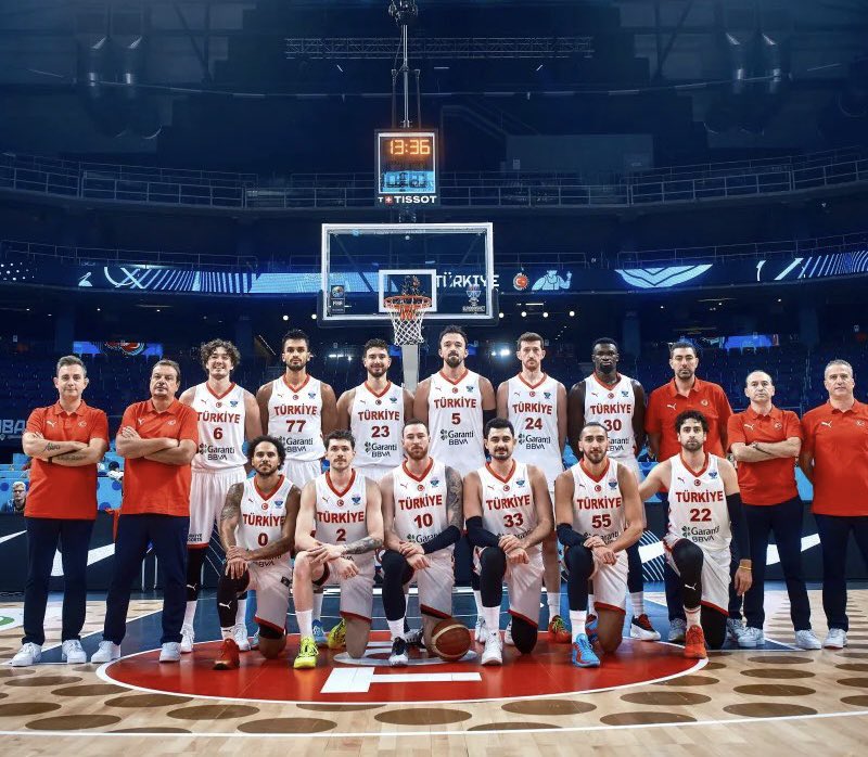 Bize bu gururu yaşattığınız için teşekkür ederiz. 
Müthiş mücadele ettiniz 🇹🇷🇹🇷
#12DevAdam