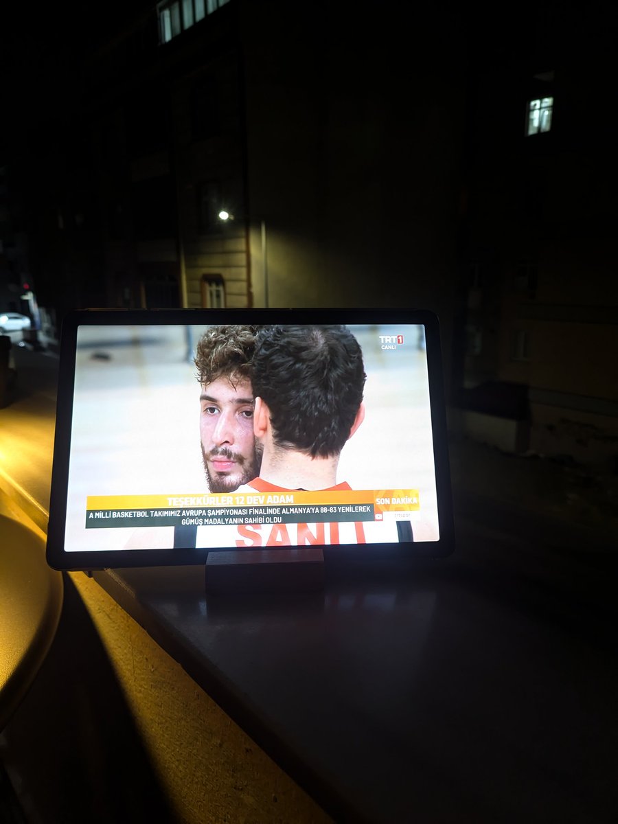 Milli ruhu en güzel şekilde yansıtan 12 Dev Adam’a, sahadaki emek ve mücadeleniz için teşekkür ediyoruz