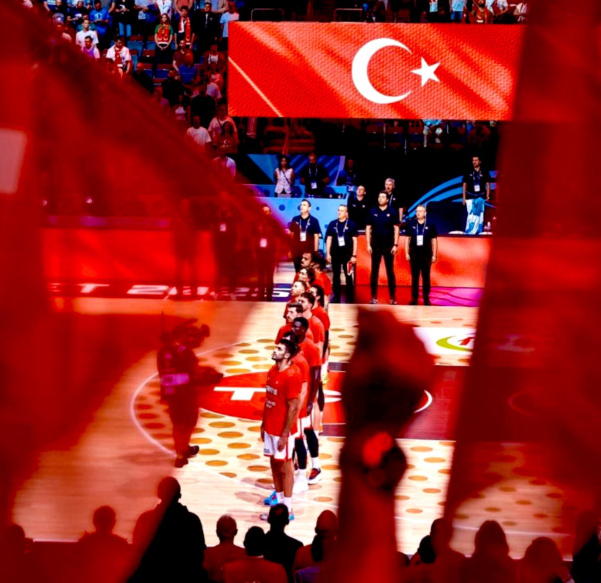 🇹🇷 Teşekkürler 12 Dev Adam

Heyecan dolu bir gece, gurur dolu bir hüzün❤️🇹🇷🇹🇷🇹🇷

 #milliheyecan