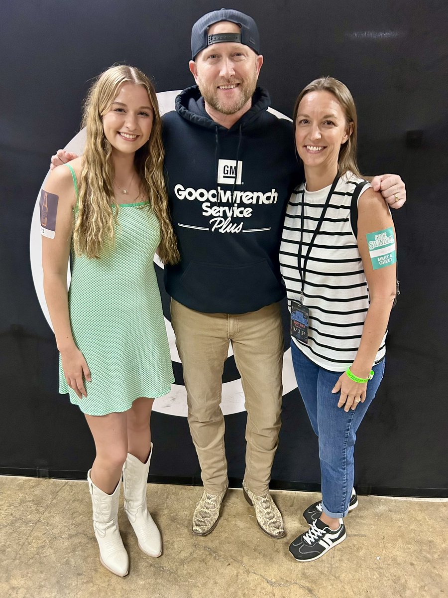 dmsjls03's tweet photo. Thank you for the memories with my daughter🫶🏼We appreciate you allowing us to say hi and congratulate you. That short time at a m&amp;g means so much to us. Forever thankful for this artist and his music🎶♥️@coleswindell https://t.co/MTeR5rA9QU