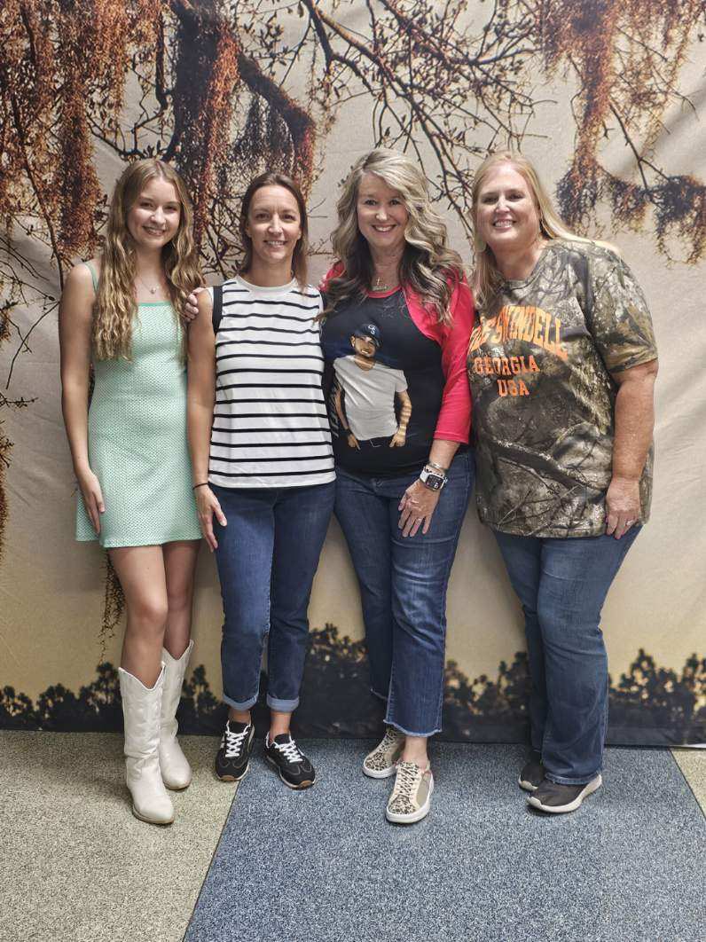 Thank you for the memories with my daughter🫶🏼We appreciate you allowing us to say hi and congratulate you. That short time at a m&amp;g means so much to us. Forever thankful for this artist and his music🎶♥️<a href="/coleswindell/">Cole Swindell</a>