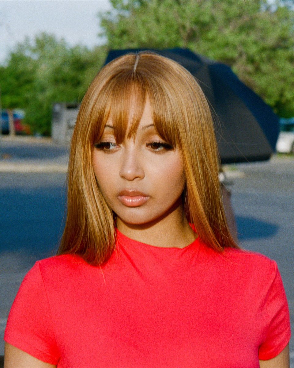 pinkpantheress source (@pantheressluv) on Twitter photo 