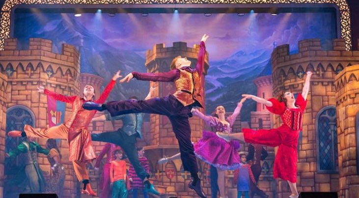 libsiee's tweet image. different show, different country, same vibe @Nathan_Rigg 💫