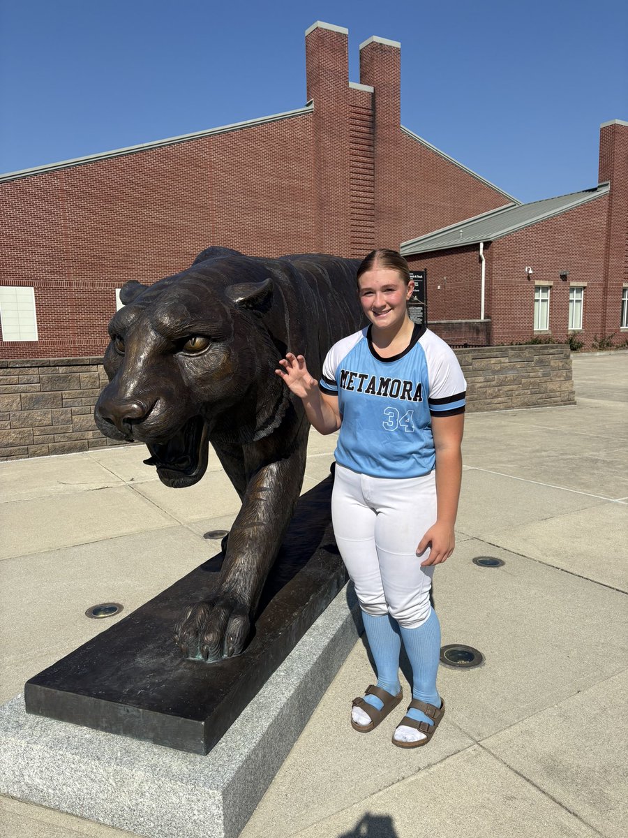 MadisonHigh34's tweet image. Had a great pitching session with @DePauwSoftball the campus was beautiful, and the players and coaches were lovely. Thank you Coach Gabby for having me, can’t wait to see what the future holds!💛🖤