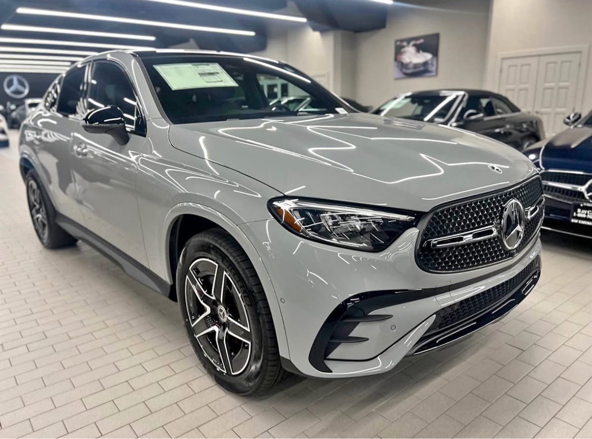 GetKiesh's tweet photo. I’m so thankfu I trusted my gut an jumped into this crypto game 🙌🏾✨. Blessings keep rollin’ in jus spoiled myself wit a brand new Mercedes-Benz GLC 🚘💎. Don’t let nobody tel you what you can’t do. Big love to my coach @JessCryptoCoach for guidin’ me thru this whole journey ❤️ https://t.co/5l5EjMX68U