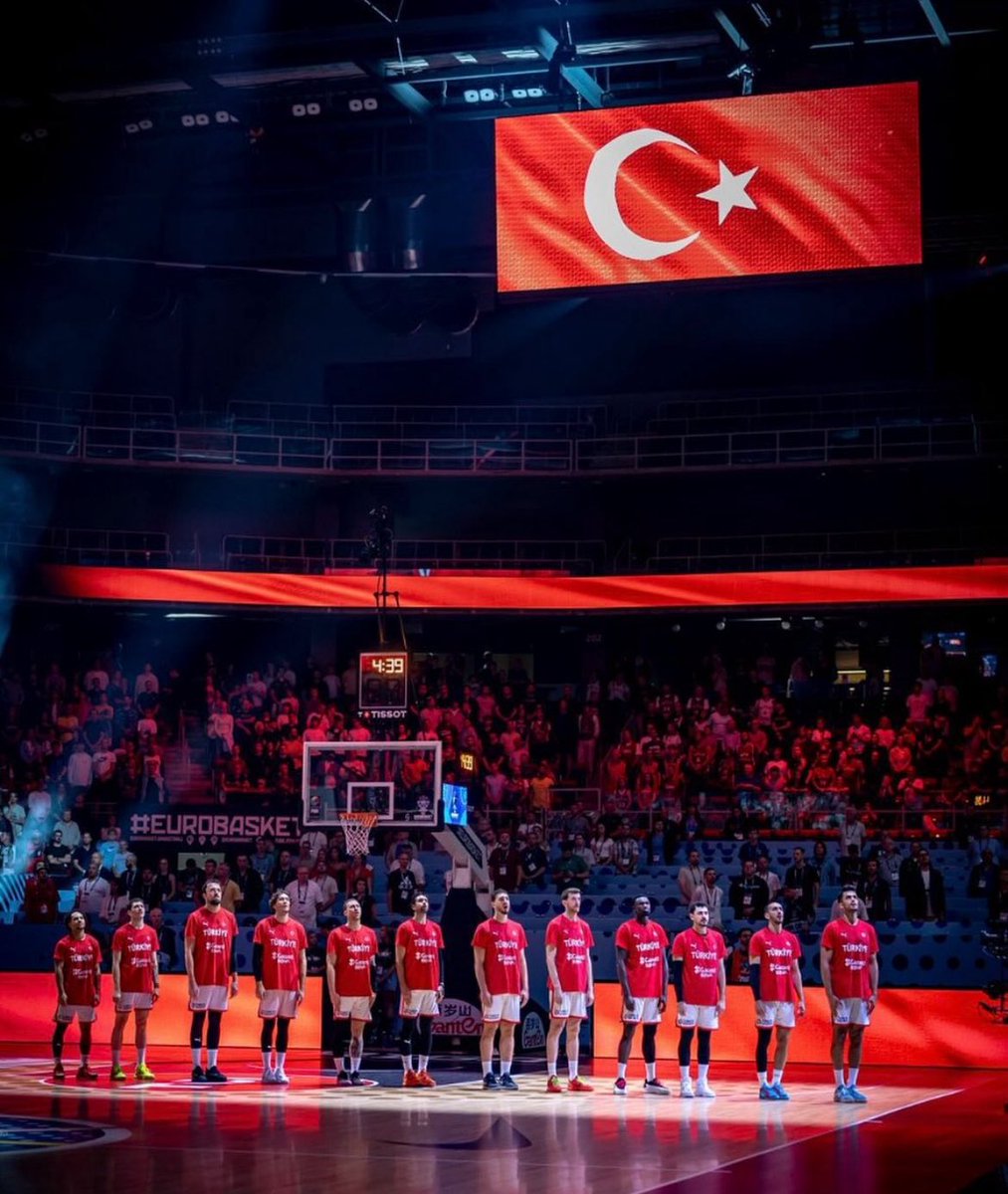 Teşekkürler 12 Dev Gurur🇹🇷🇹🇷🇹🇷
#12DevAdamFinal
#EuroBasket2025