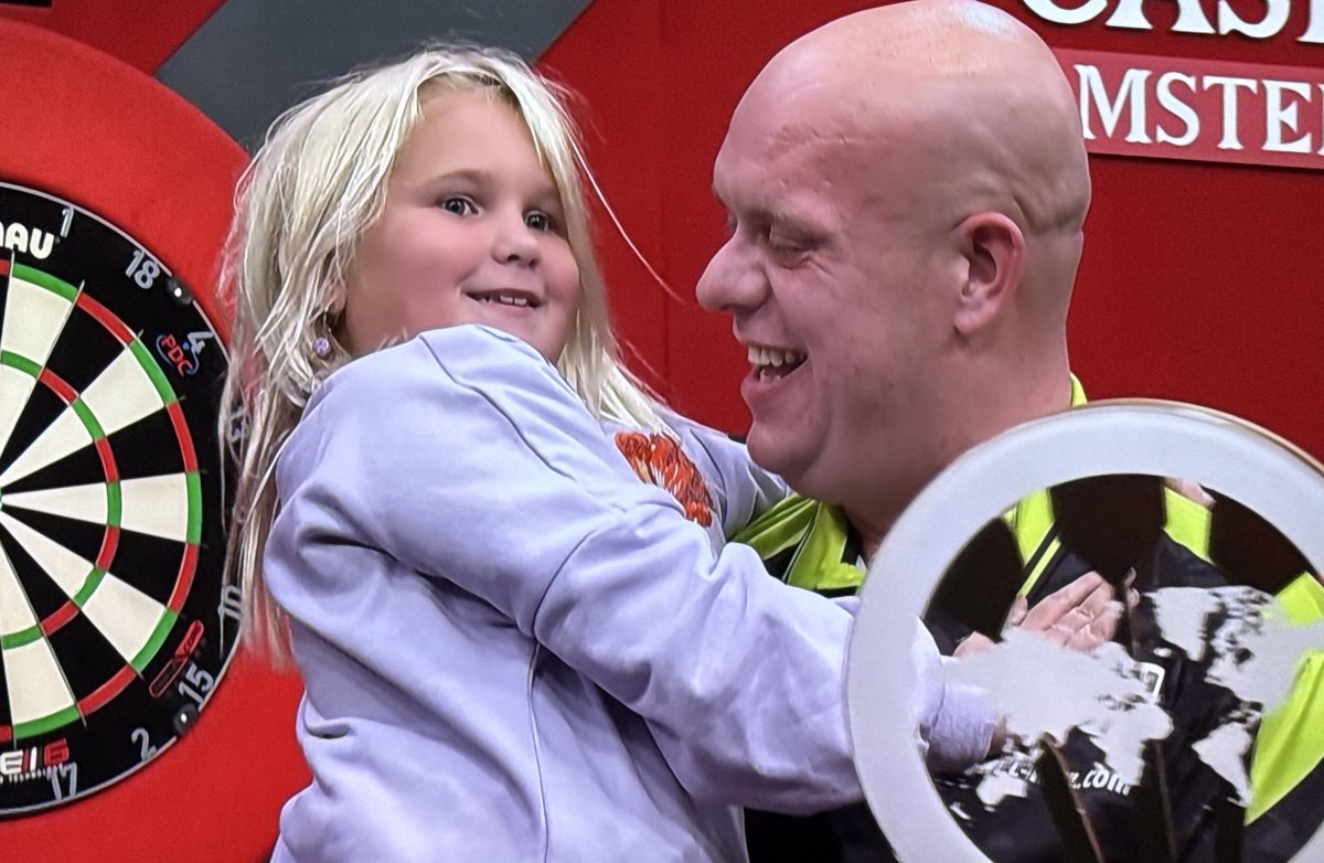 The memory of a lifetime for Michael van Gerwen, after everything he’s been through. I’m nearly tearing up for the guy 😂