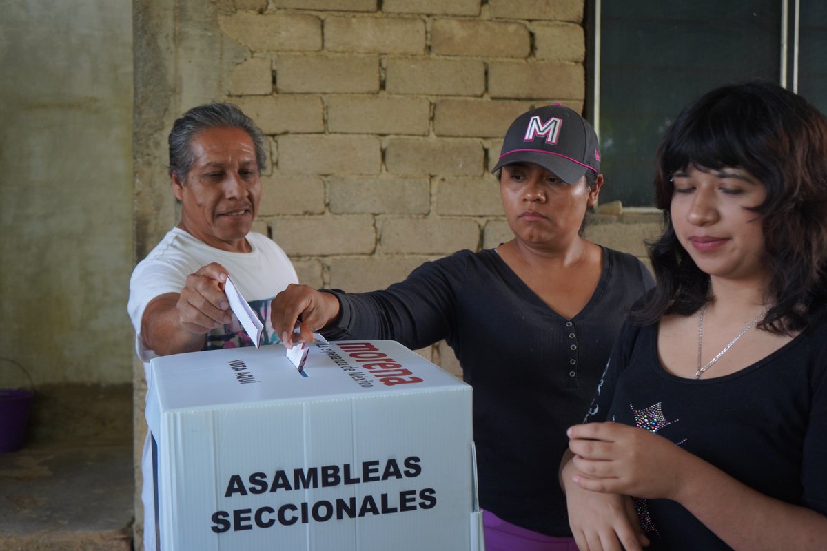 TaniaLopezXoxo's tweet photo. Felicito a las compañeras que fueron electas, reconozco la unidad de todas y todos los militantes que participaron. 🙋🏻♀️
¡Muchas gracias a Jaime Guzmán, (COT) por su gran labor para consolidar el segundo piso de la #4t! #SumateAMorena #ComitésMorena #MorenaArrasa https://t.co/xbGXeOnJvk