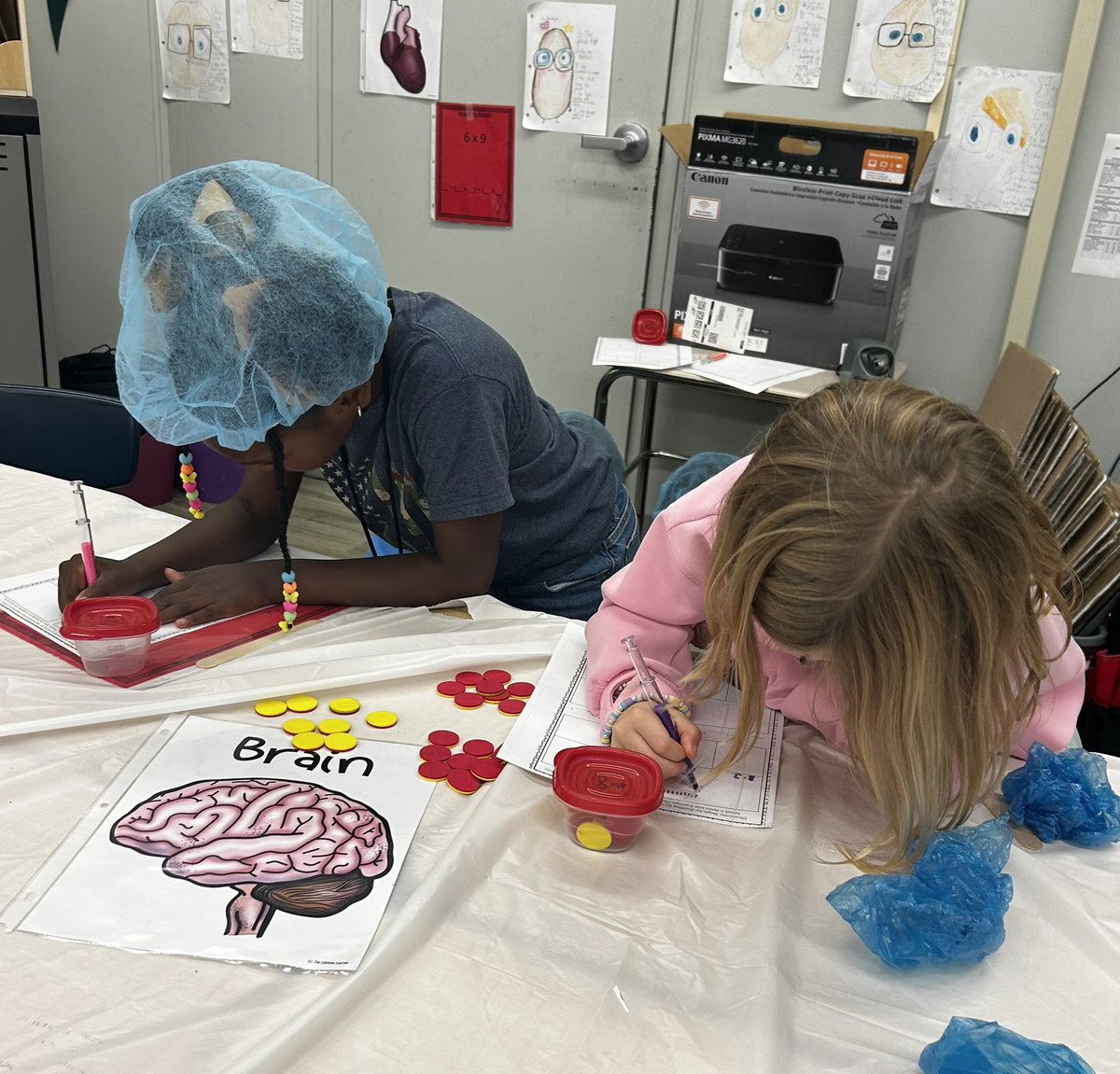 Gateway_Gators's tweet image. Surgery Day in Mrs. Rossi’s class. #contextclues #distributiveproperty