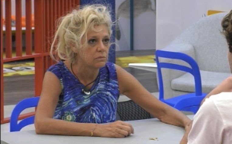 SOLO LUI CON LA PORTA E SBAGLIA
