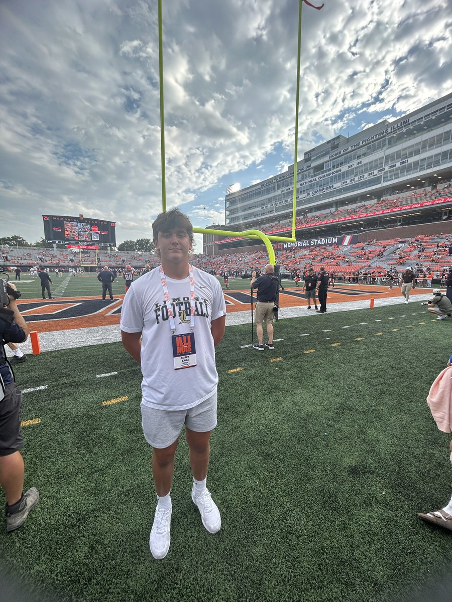 Had a fantastic time at <a href="/IlliniFootball/">Illinois Football</a> last night, can’t wait to be back! Thank you <a href="/coachPatRyan/">Pat Ryan</a> for talking with me!
<a href="/lemont_football/">Lemont High School Football</a> <a href="/williehayes47/">Willie Hayes</a>  <a href="/GPocic/">Graham Pocic</a> <a href="/EDGYTIM/">Timothy “EDGYTIM” OHalloran</a> <a href="/CoachChris_Roll/">Coach Chris Roll</a>