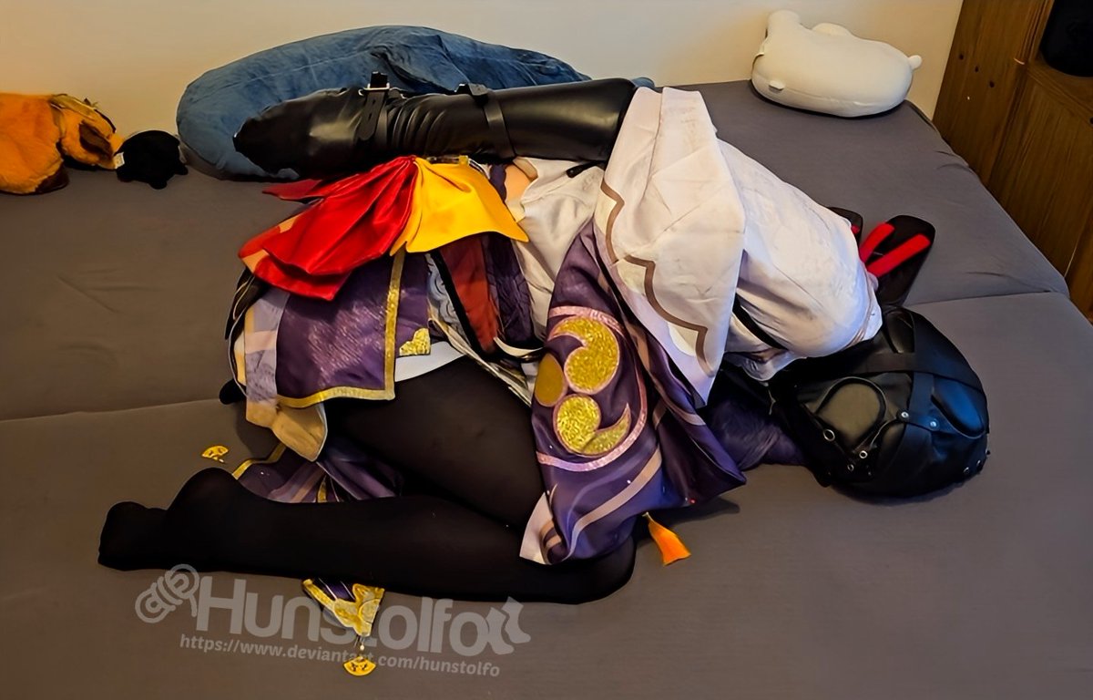 Hunstolfo's tweet image. Radien was captured by the angry citizens of Inazuma; her fate is unknown 😋

(Commissioned photoshoot, ty for the order 🥰 *hugsies* \^w^/)