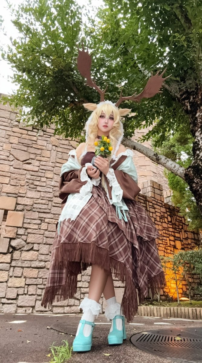 【Cosplay】
おはようございます🫎

ヴィヴィアナさんにピッタリな風景でロケ撮影出来て幸せ〜🥰💕

#Arknights   #明日方舟  #アークナイツ 
#薇薇安娜  #Viviana