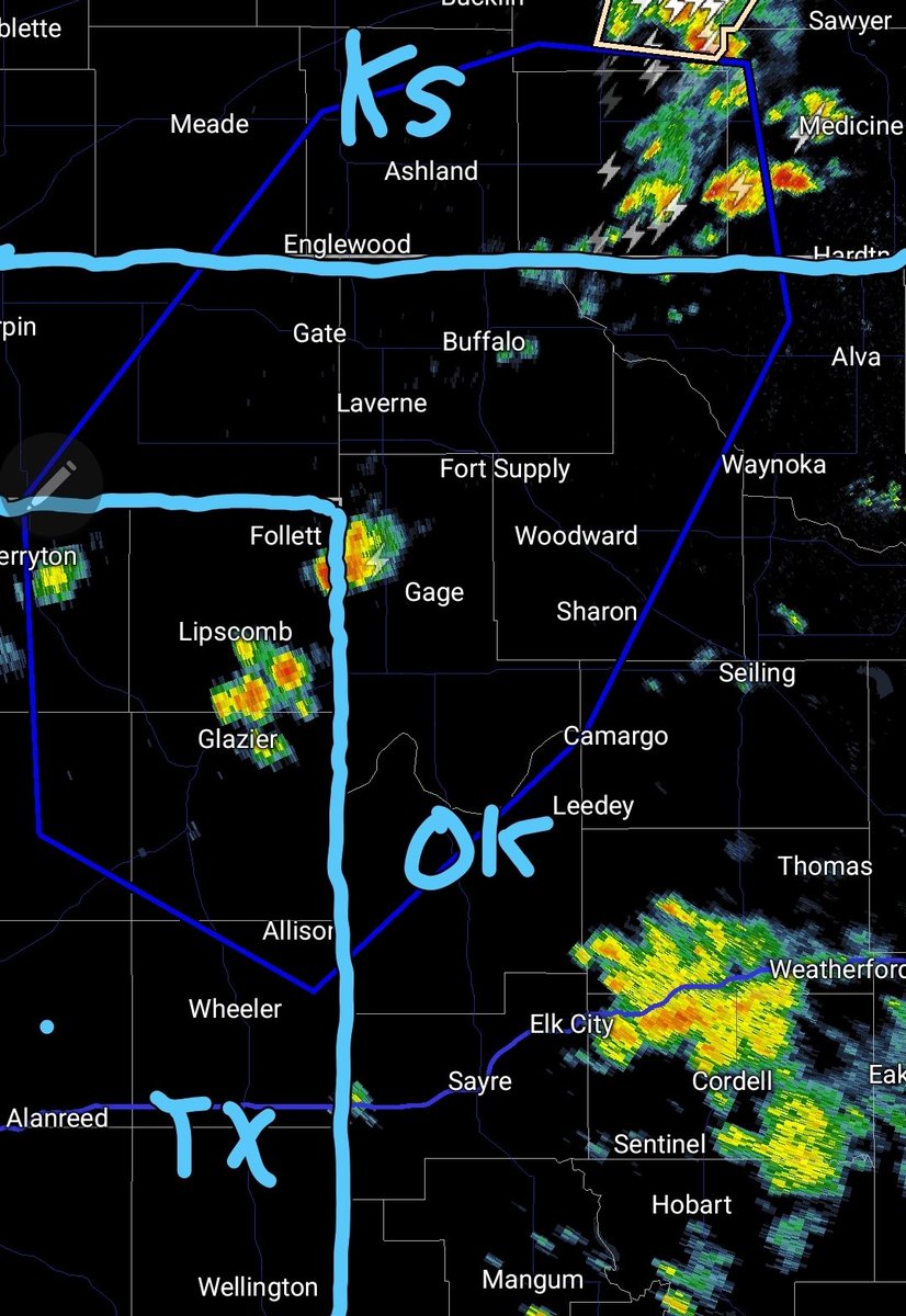 Isolated storms have been firing in southern KS, NW OK, and in the Texas panhandle so far this aftn. There is still a bit of a "kick" coming in from southwestern KS that will intensify and increase storm coverage into this evening, primarily within the blue circled area!
#okwx