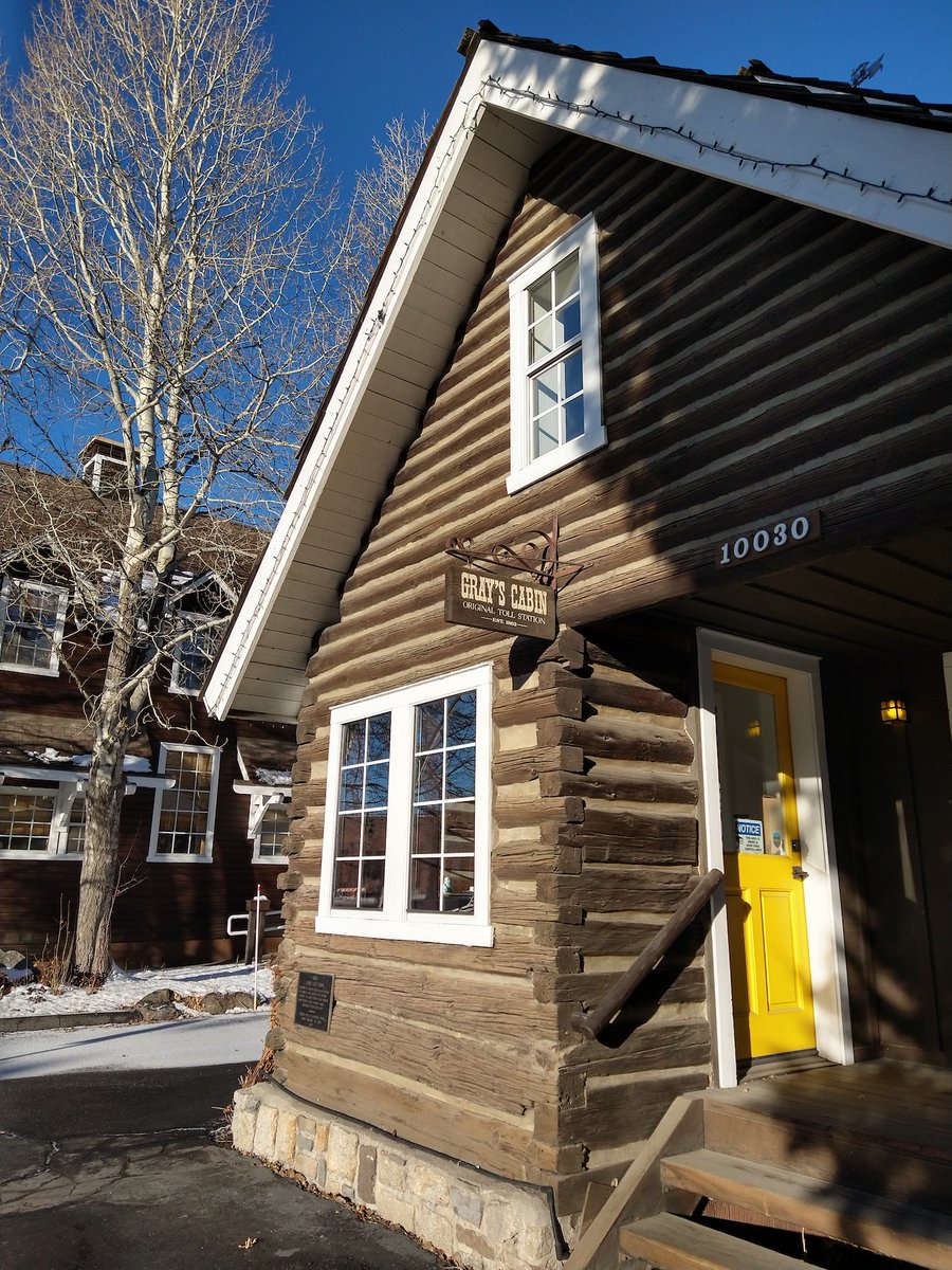 cahighsierra's tweet photo. 💯! That’s a long time to be around especially in the Sierra Nevada. Winter storms & hurricane–like winds. Summer fires. Continuous development. And yet they still endure. Here remains the oldest buildings in #CAHS… a true testament of grit.
👇 https://t.co/99PgTTCYYn https://t.co/HWxHdxLkQr