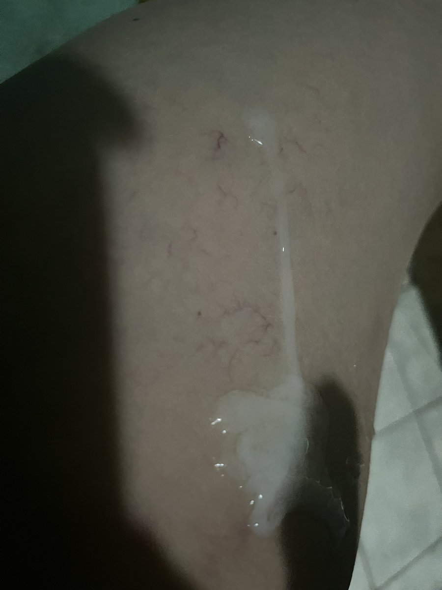 perrydubua's tweet photo. Quien me ayuda se me cayó la leche condensada https://t.co/48JW2xqZwx