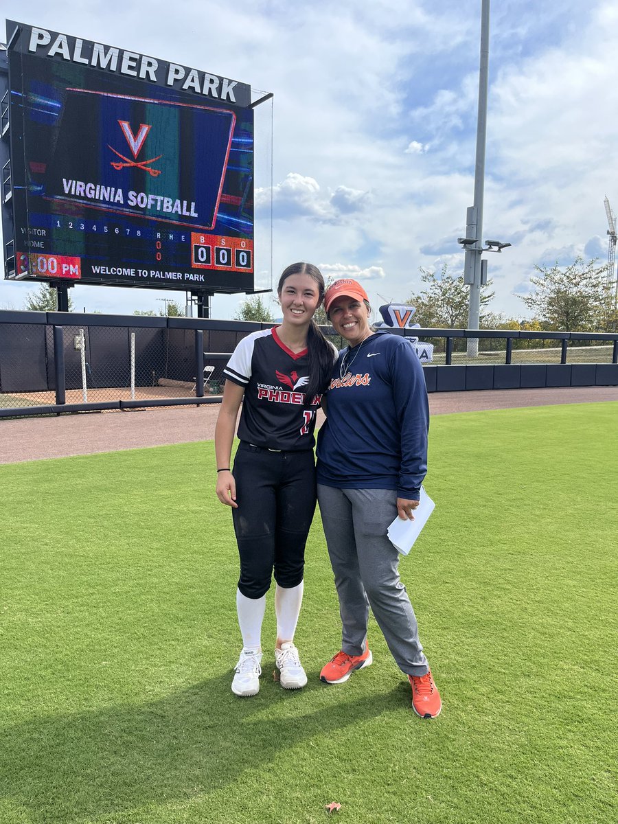 GiannaPitzer's tweet image. Met these amazing coaches at @UVASoftball today, the team camp was amazing and it was great to be able to play on their gorgeous field!! Looking forward to coming back in the future! @AllenWoodTow @VA_Phoenix_Wood @AshPaige2030 @k_sut918