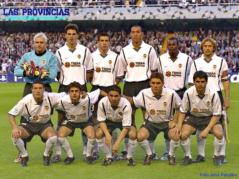 Hace no mucho el Valencia era esto.
Qué pena lo que han hecho con el club...